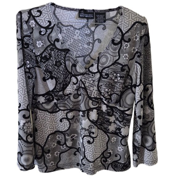 No Boundaries Stretch Black & Gray Floral V-Neck Long Sleeve Top - Picture 1 of 3